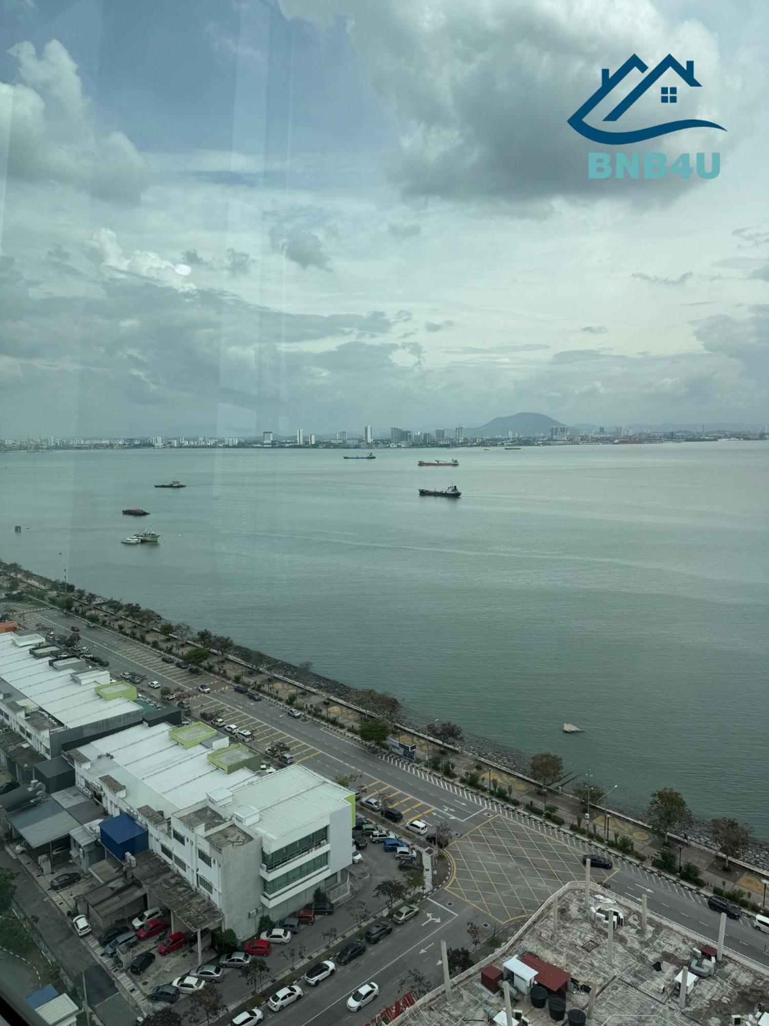 Duplex Seaview Comfort Stay In City By Iz George Town Exteriér fotografie